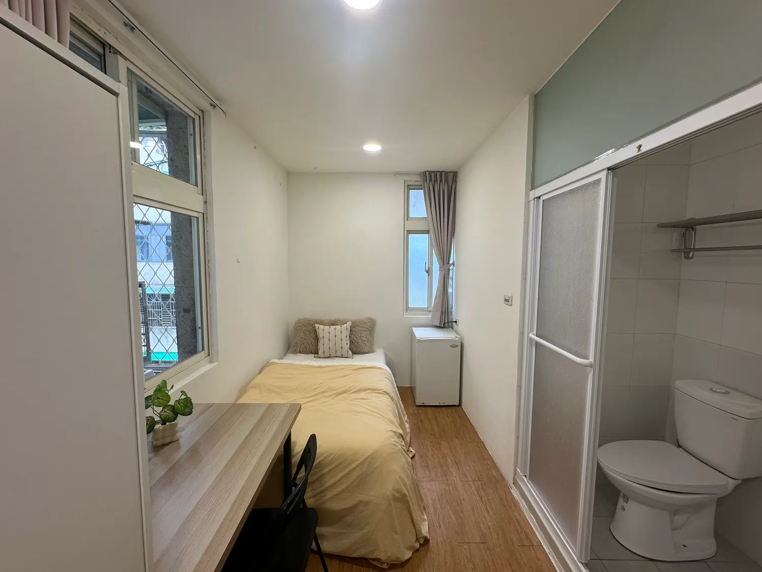 1 room apartment for rent in Zhongzheng District, Taipei City | NT$ 13 800 | 3 ping slide 4