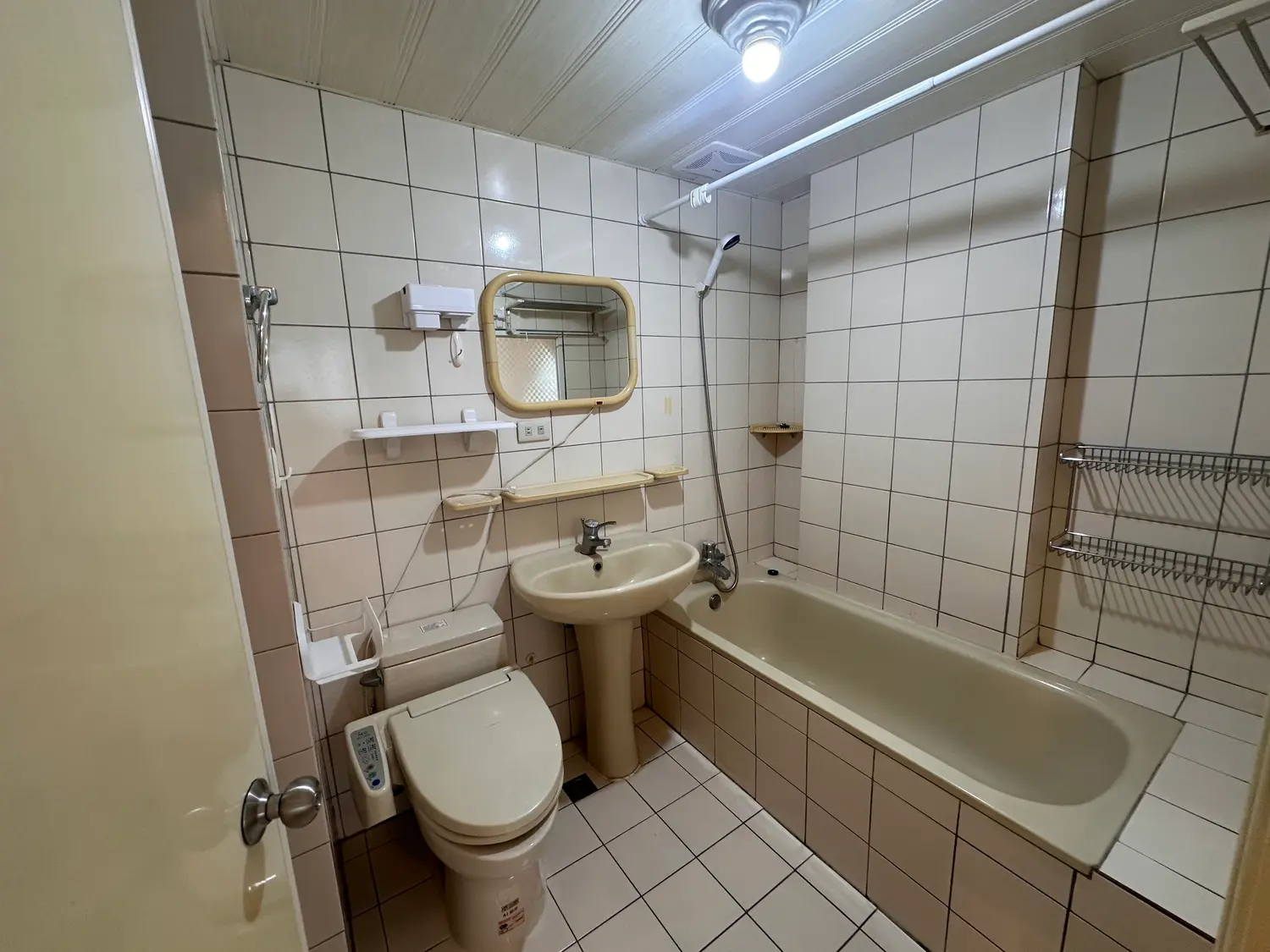 3 bedrooms apartment for rent in Xinyi District, Taipei City | NT$ 68 000 | 42 ping slide 13