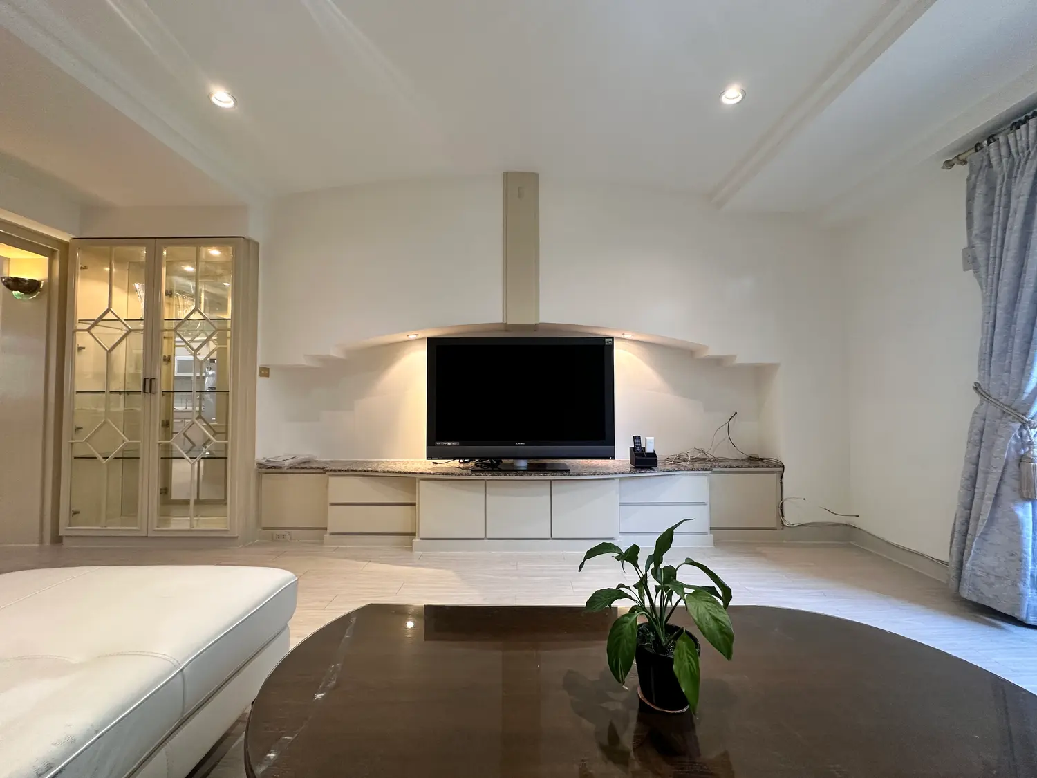 3 bedrooms apartment for rent in Xinyi District, Taipei City | NT$ 68 000 | 42 ping slide 2