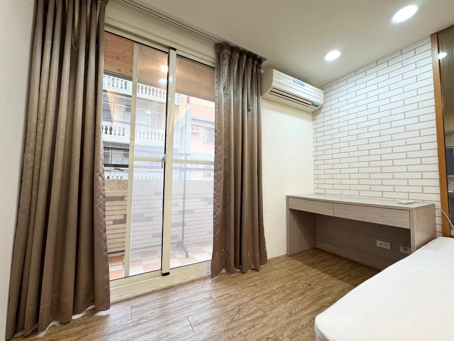 Private room for rent TWD 12 500 - 15 ping - Taichung City, Longjing District slide 4