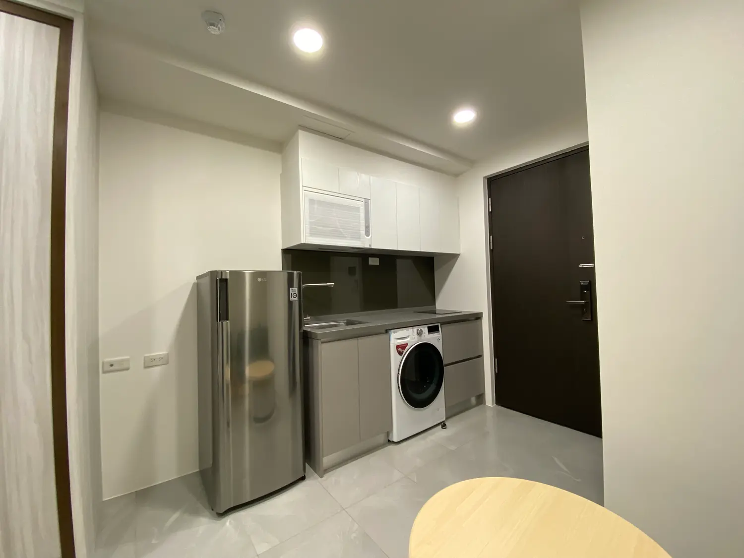 Studio apartment for rent in Zhongli District, Taoyuan City | TWD 19 700 | 8 ping slide 0