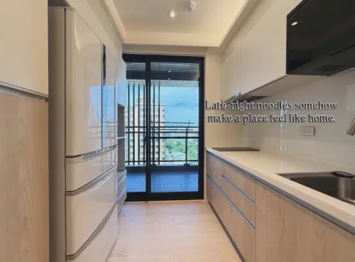 Studio apartment for rent in Zhongshan District, Taipei City | NT$ 68 000 | 16 ping slide 6