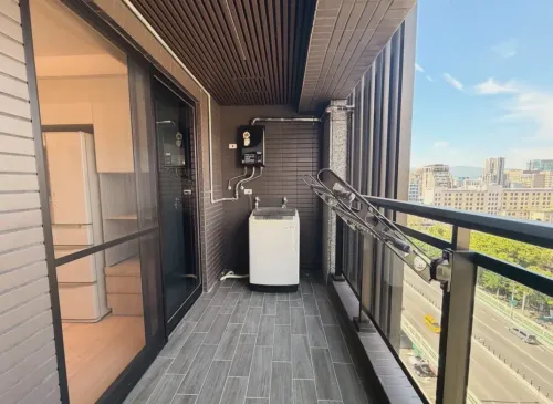 Studio apartment for rent in Zhongshan District, Taipei City | NT$ 68 000 | 16 ping slide 8