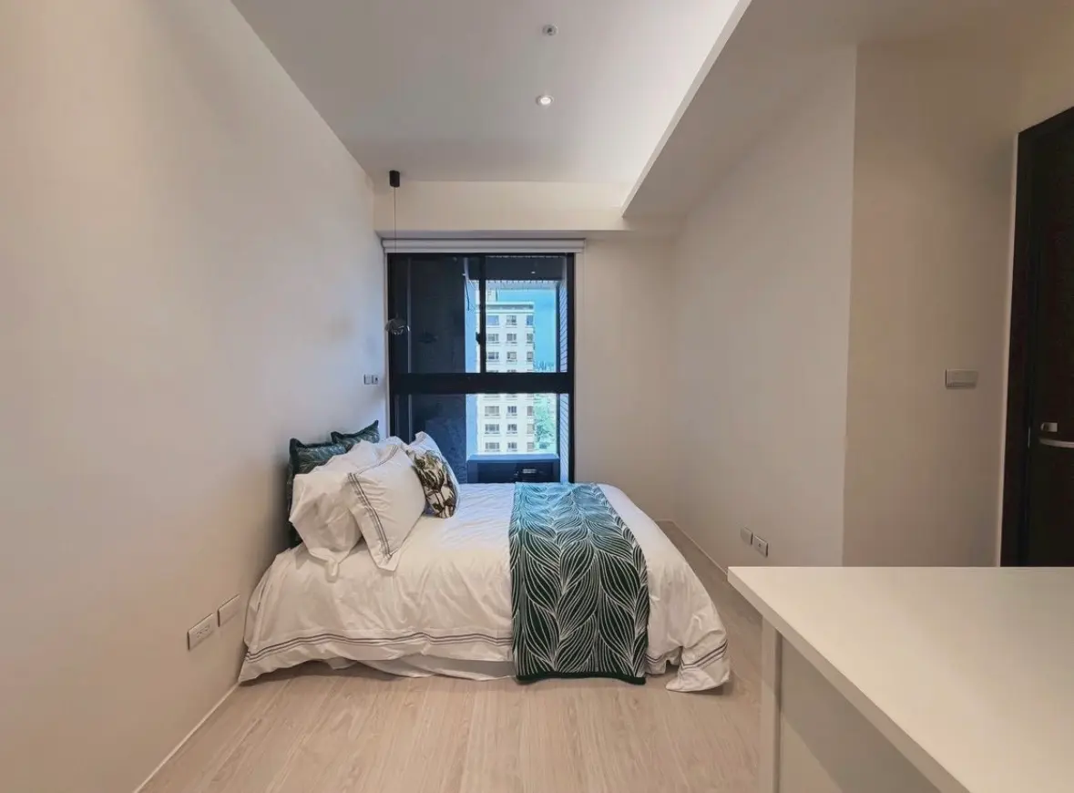 Studio apartment for rent in Zhongshan District, Taipei City | NT$ 68 000 | 16 ping slide 12