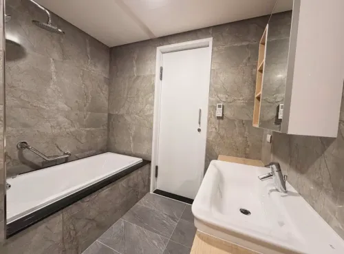 Studio apartment for rent in Zhongshan District, Taipei City | NT$ 68 000 | 16 ping slide 1