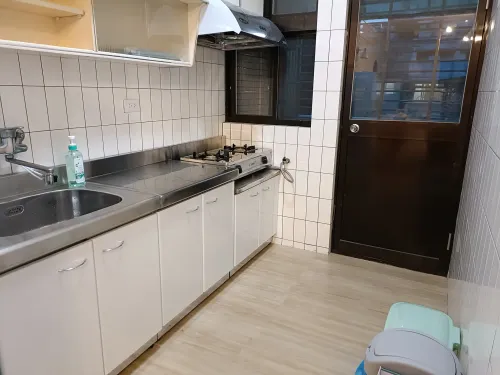 Private room for rent TWD 18 000 -  - 4 bedrooms