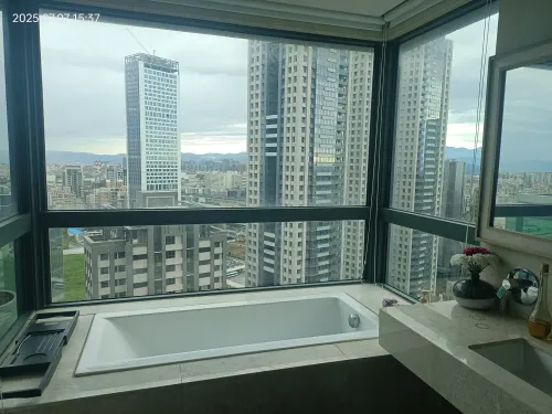 Apartment for rent TWD 76 000 - Zhongxiao 3rd Rd - 3 bedrooms