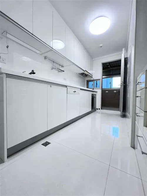Apartment for rent TWD 110 000 - Alley 7, Lane 290, Section 6, Zhongshan North Road - 4 bedrooms