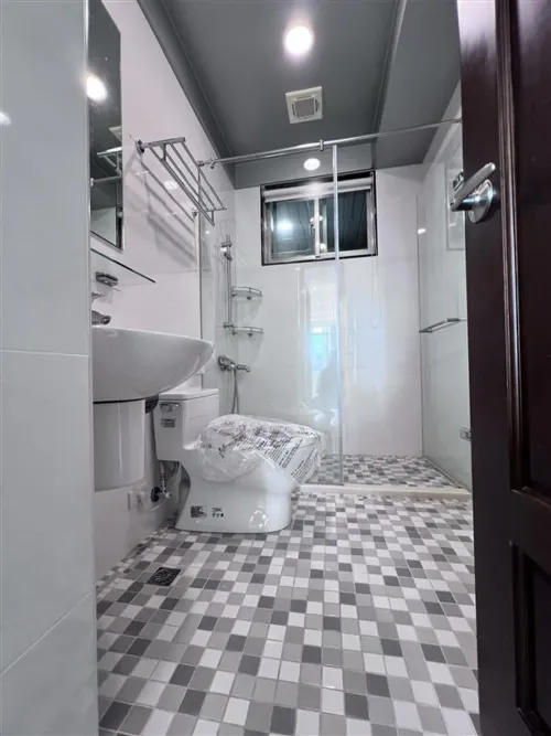 Apartment for rent TWD 110 000 - Alley 7, Lane 290, Section 6, Zhongshan North Road - 4 bedrooms