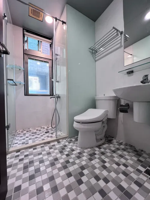 Apartment for rent TWD 110 000 - Alley 7, Lane 290, Section 6, Zhongshan North Road - 4 bedrooms