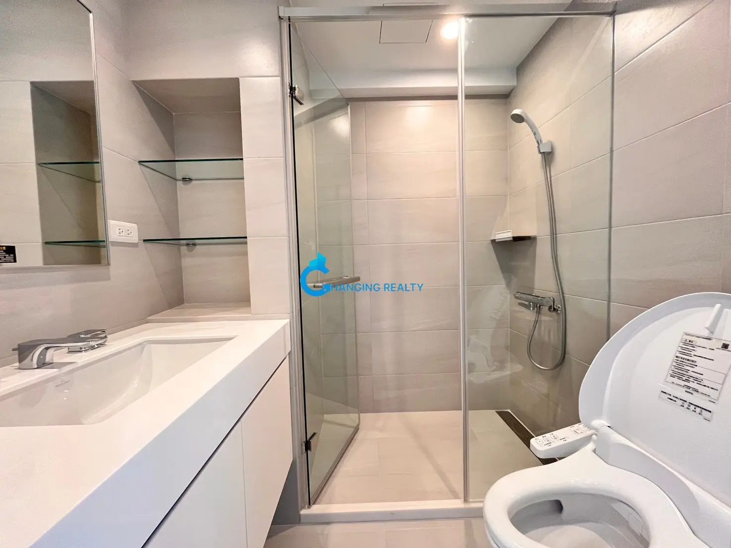 4 bedrooms apartment for rent in Shilin District, Taipei City | NT$ 120 000 | 92 ping slide 9