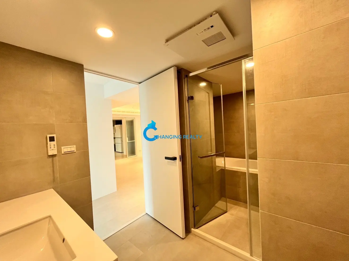 4 bedrooms apartment for rent in Shilin District, Taipei City | NT$ 120 000 | 92 ping slide 10