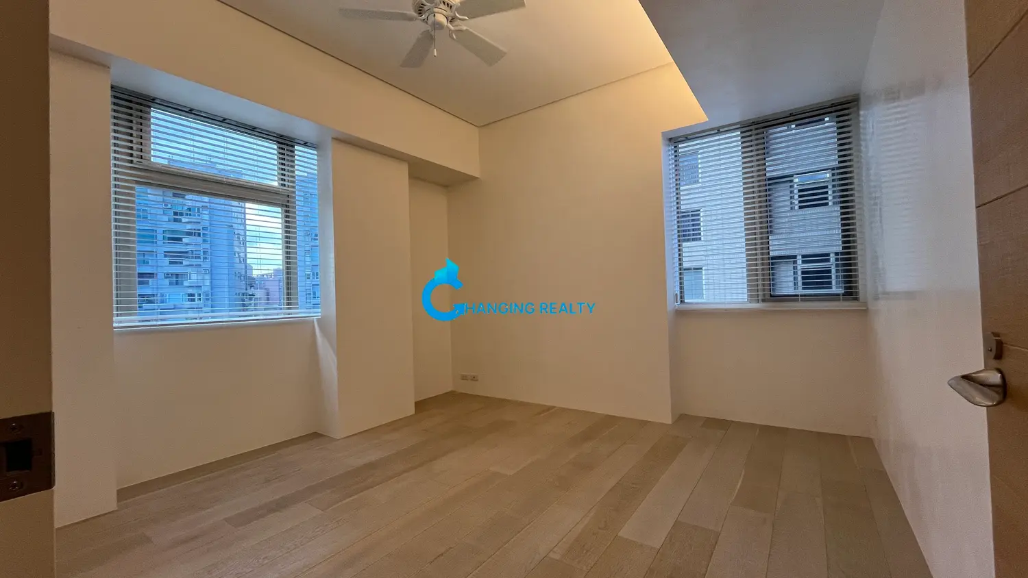 3 bedrooms apartment for rent in Zhongshan District, Taipei City | NT$ 220 000 | 54 ping slide 7