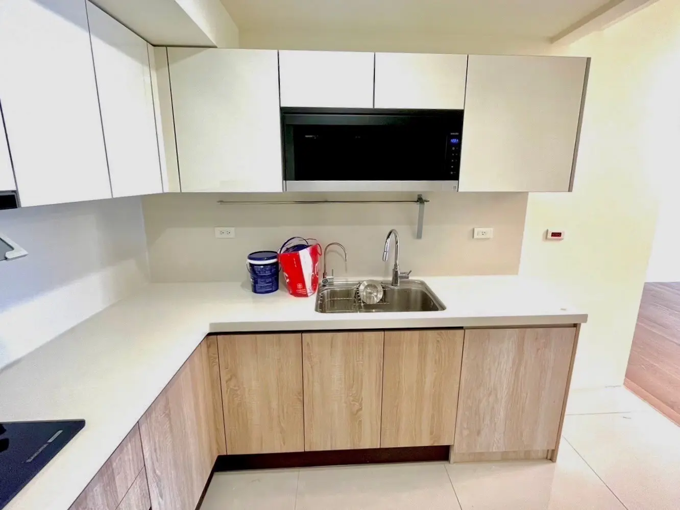 Apartment for rent TWD 35 000 3 rooms - 25 ping - Taichung City, Nantun District slide 1