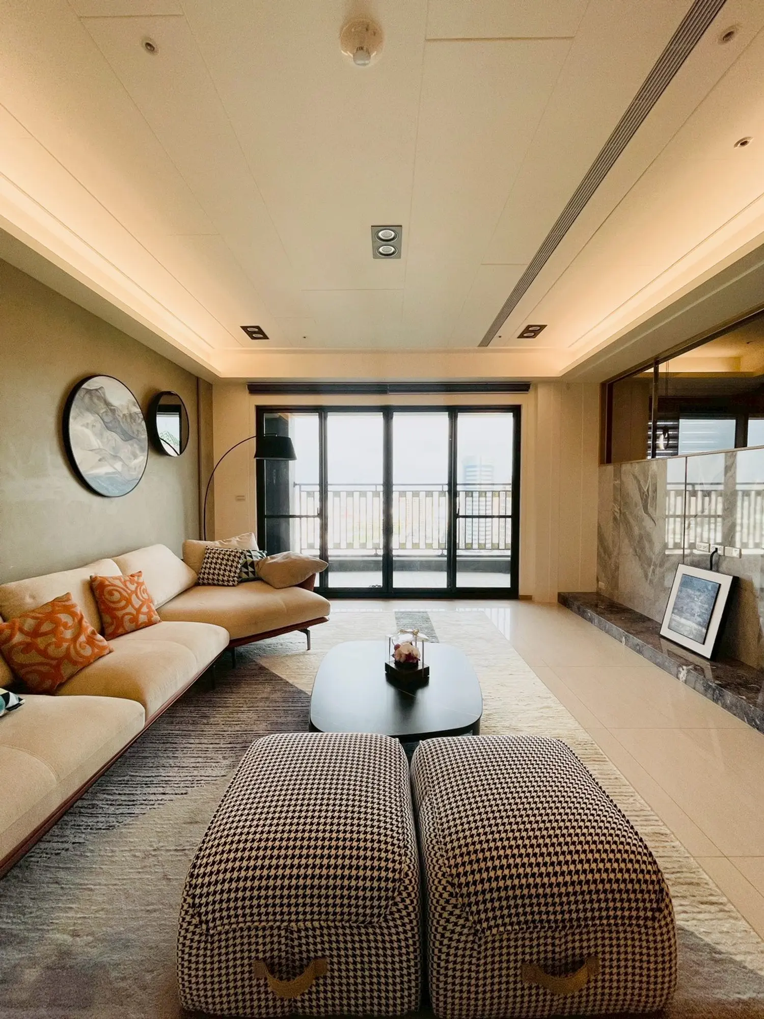 3 bedrooms apartment for rent TWD 70 000 - 51 ping - West Central District,Tainan City slide 0