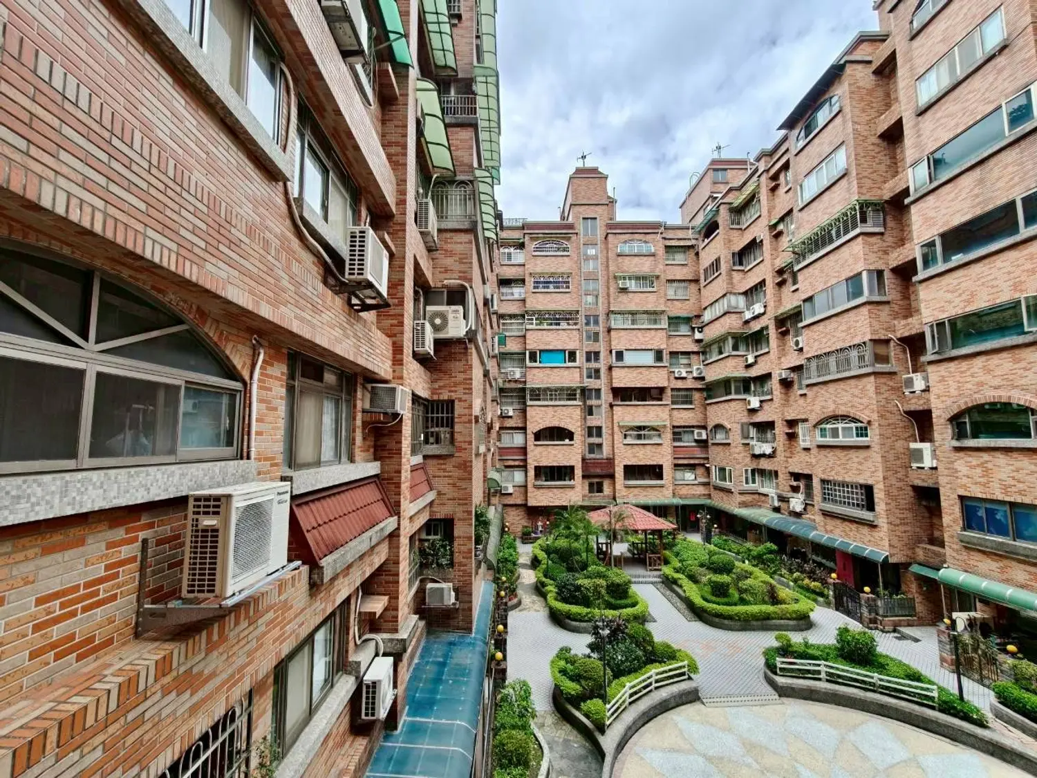 3 bedrooms apartment for sale TWD 25 580 000 - 23 ping - New Taipei City,Xinzhuang District slide 14
