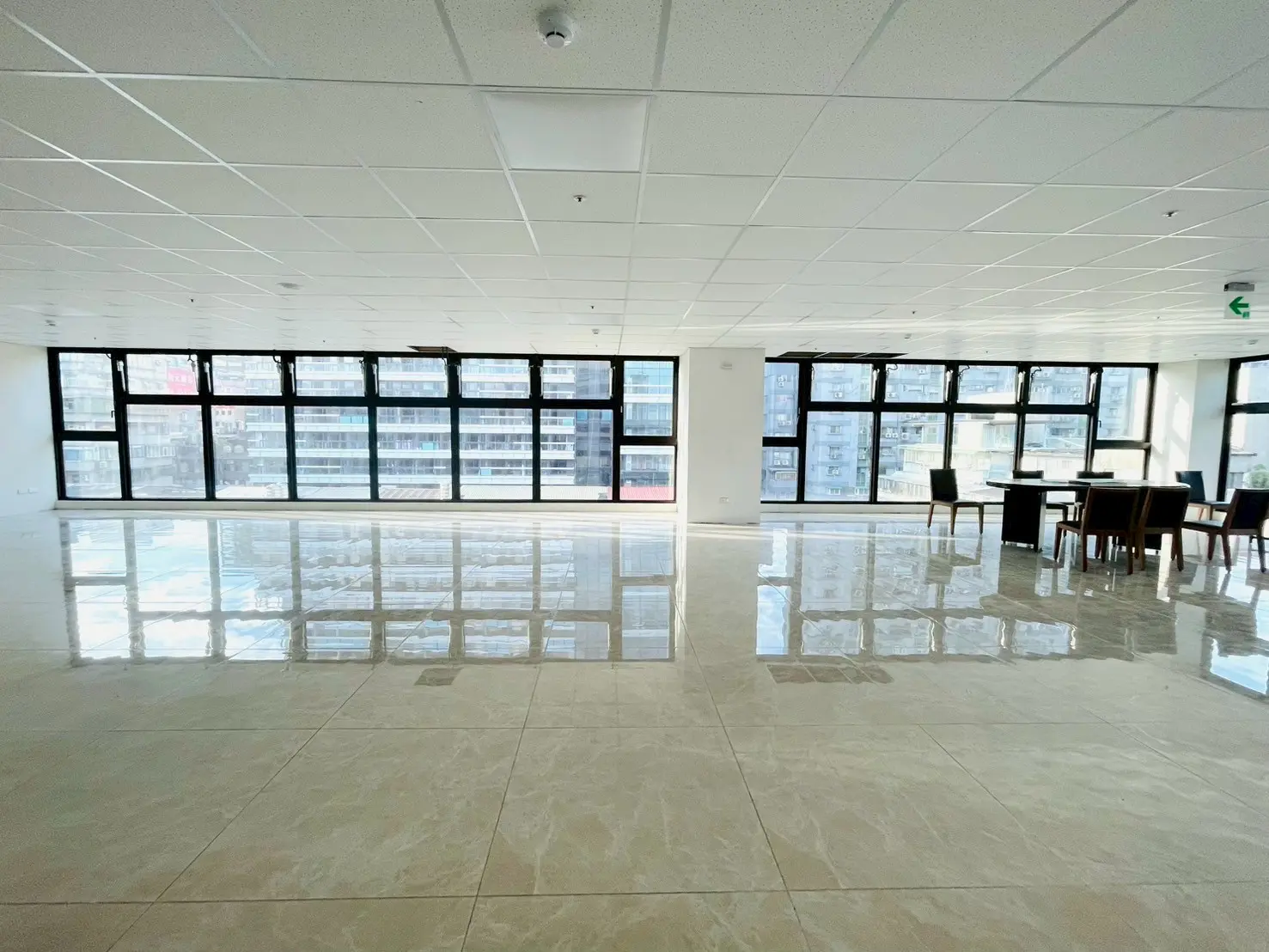 Office for sale in Songshan District, Taipei City | TWD 118 600 000 | 58 ping slide 6