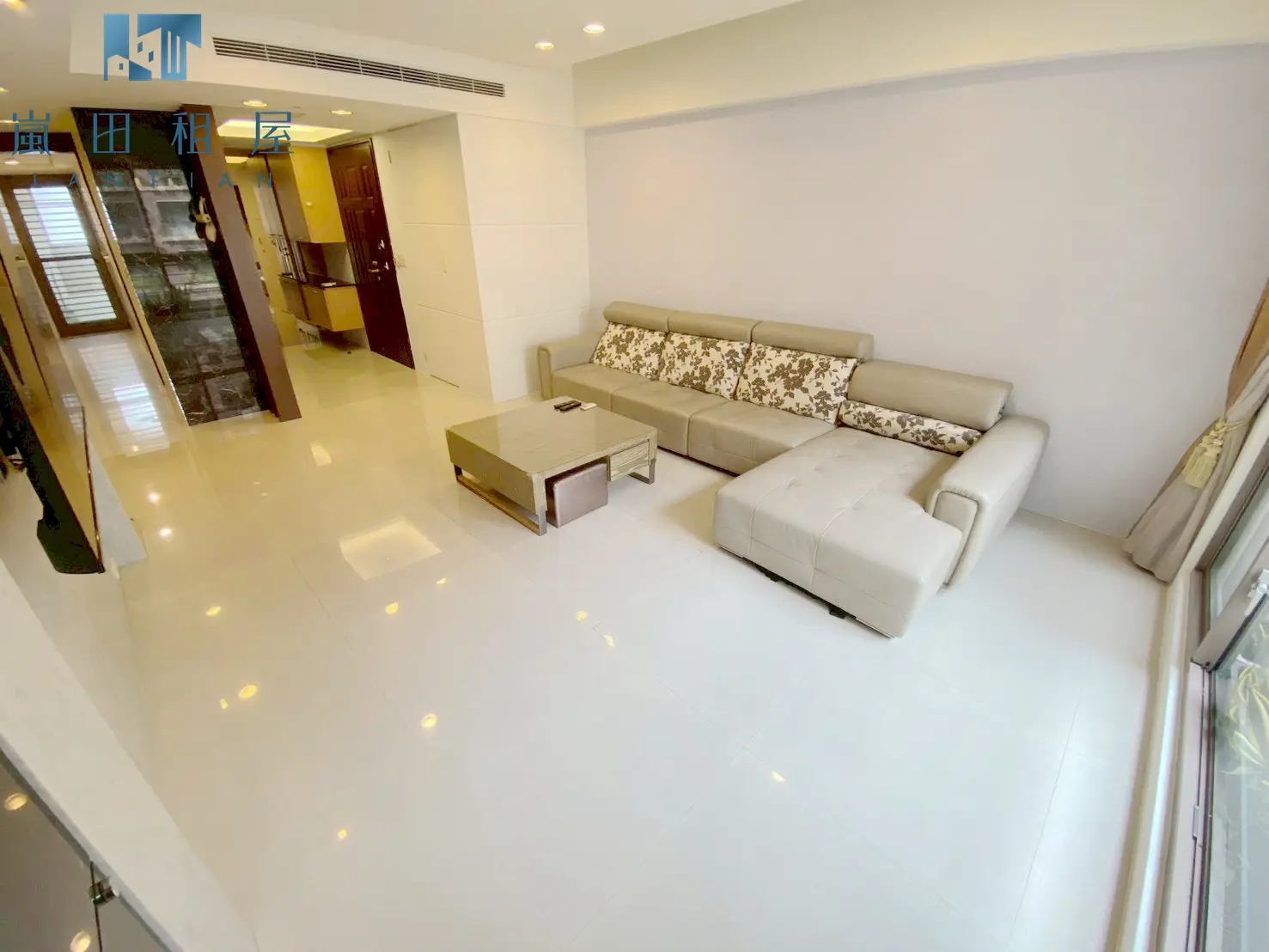 4 房 南屯區, 台中市公寓出租 | NT$ 52 500 | 46 坪 slide 2