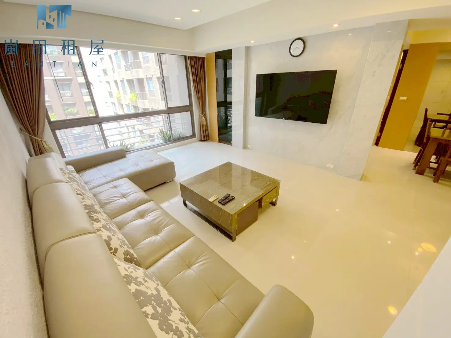 4 房 南屯區, 台中市公寓出租 | NT$ 52 500 | 46 坪 slide 0