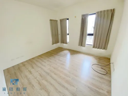Apartment for rent NT$ 40 000 - Dadun 11th St - 3 bedrooms