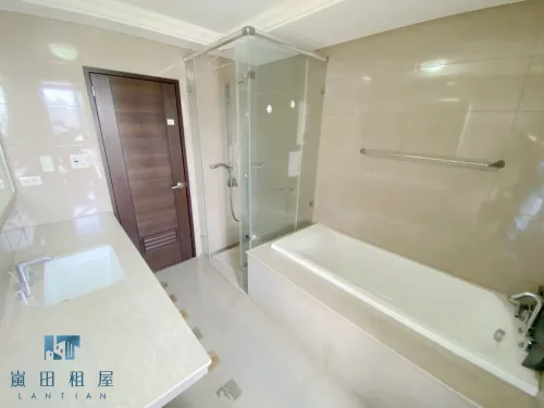 Apartment for rent NT$ 40 000 - Dadun 11th St - 3 bedrooms