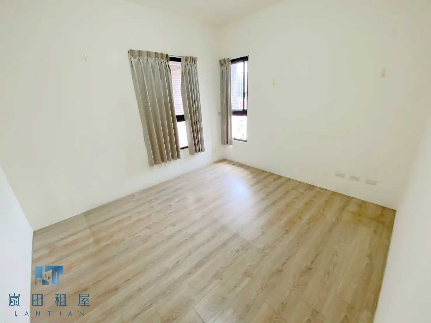 3 bedrooms apartment for rent in West District, Taichung City | NT$ 40 000 | 47 ping slide 7