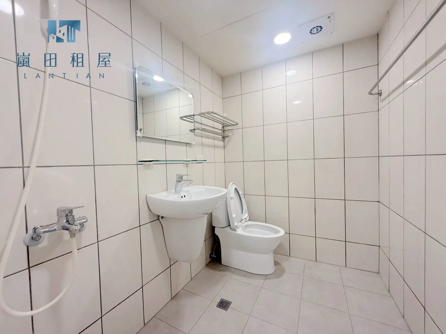 4 bedrooms apartment for rent in Beitun District, Taichung City | NT$ 20 000 | 25 ping slide 7