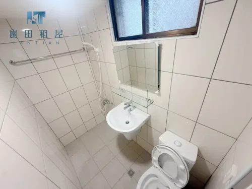 4 bedrooms apartment for rent in Beitun District, Taichung City | NT$ 20 000 | 25 ping slide 9
