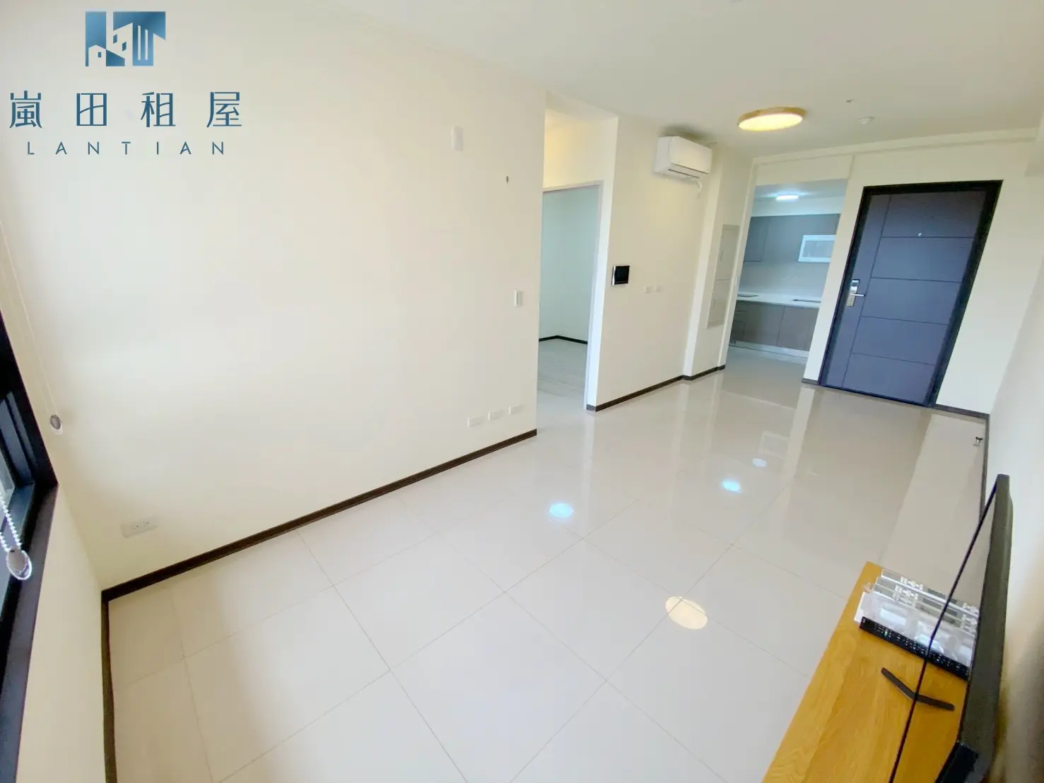 2 bedrooms apartment for rent in Nantun District, Taichung City | NT$ 26 800 | 17 ping slide 2