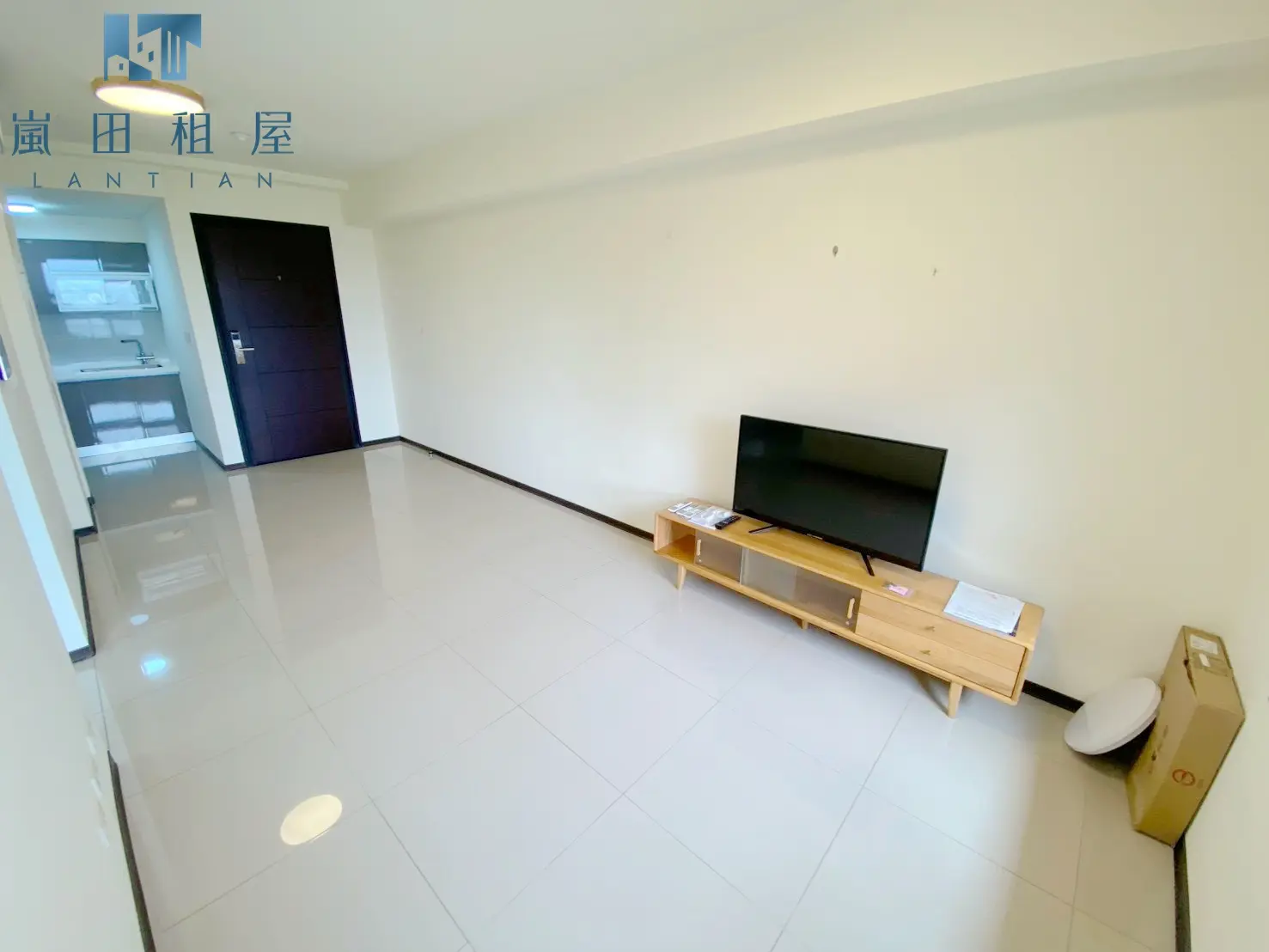 2 bedrooms apartment for rent in Nantun District, Taichung City | NT$ 26 800 | 17 ping slide 3