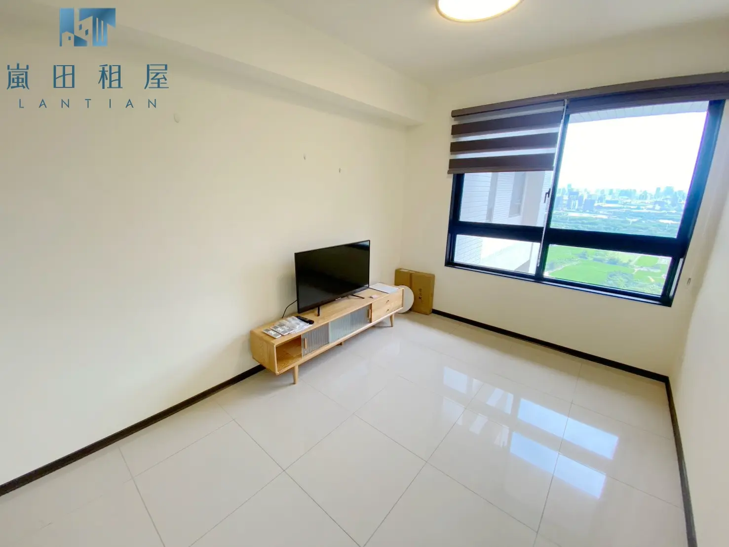 2 bedrooms apartment for rent in Nantun District, Taichung City | NT$ 26 800 | 17 ping slide 0
