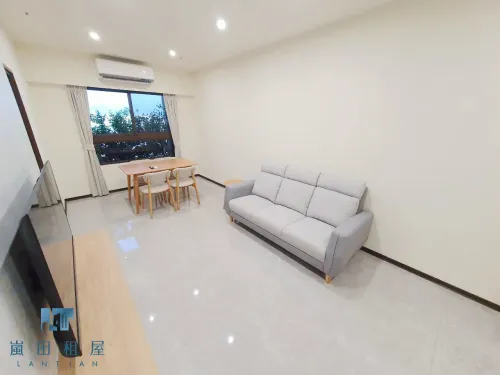 2 bedrooms apartment for rent in West District, Taichung City | NT$ 38 000 | 18 ping slide 1