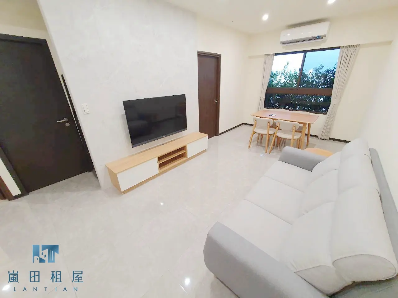2 bedrooms apartment for rent in West District, Taichung City | NT$ 38 000 | 18 ping slide 0