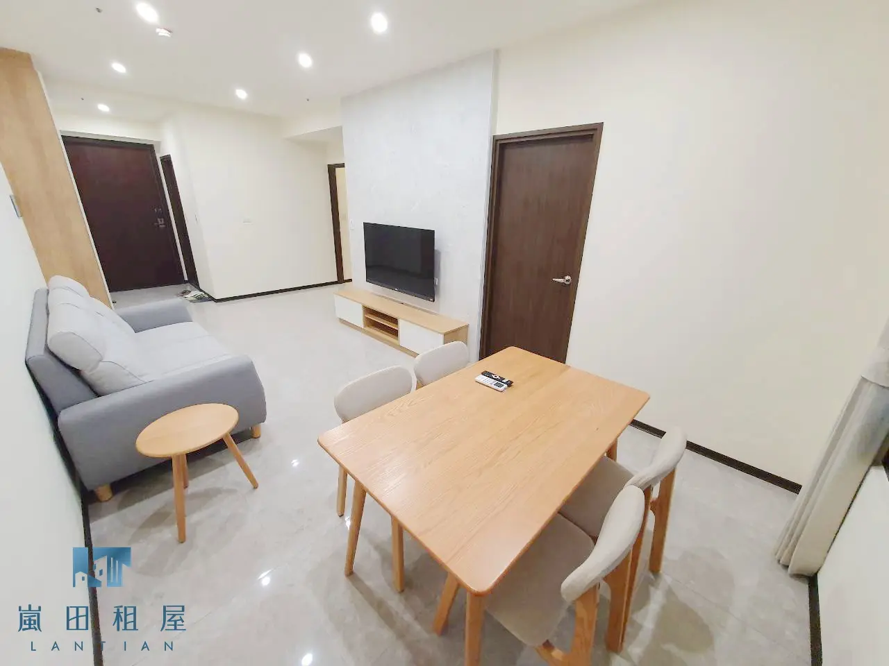 2 bedrooms apartment for rent in West District, Taichung City | NT$ 38 000 | 18 ping slide 3