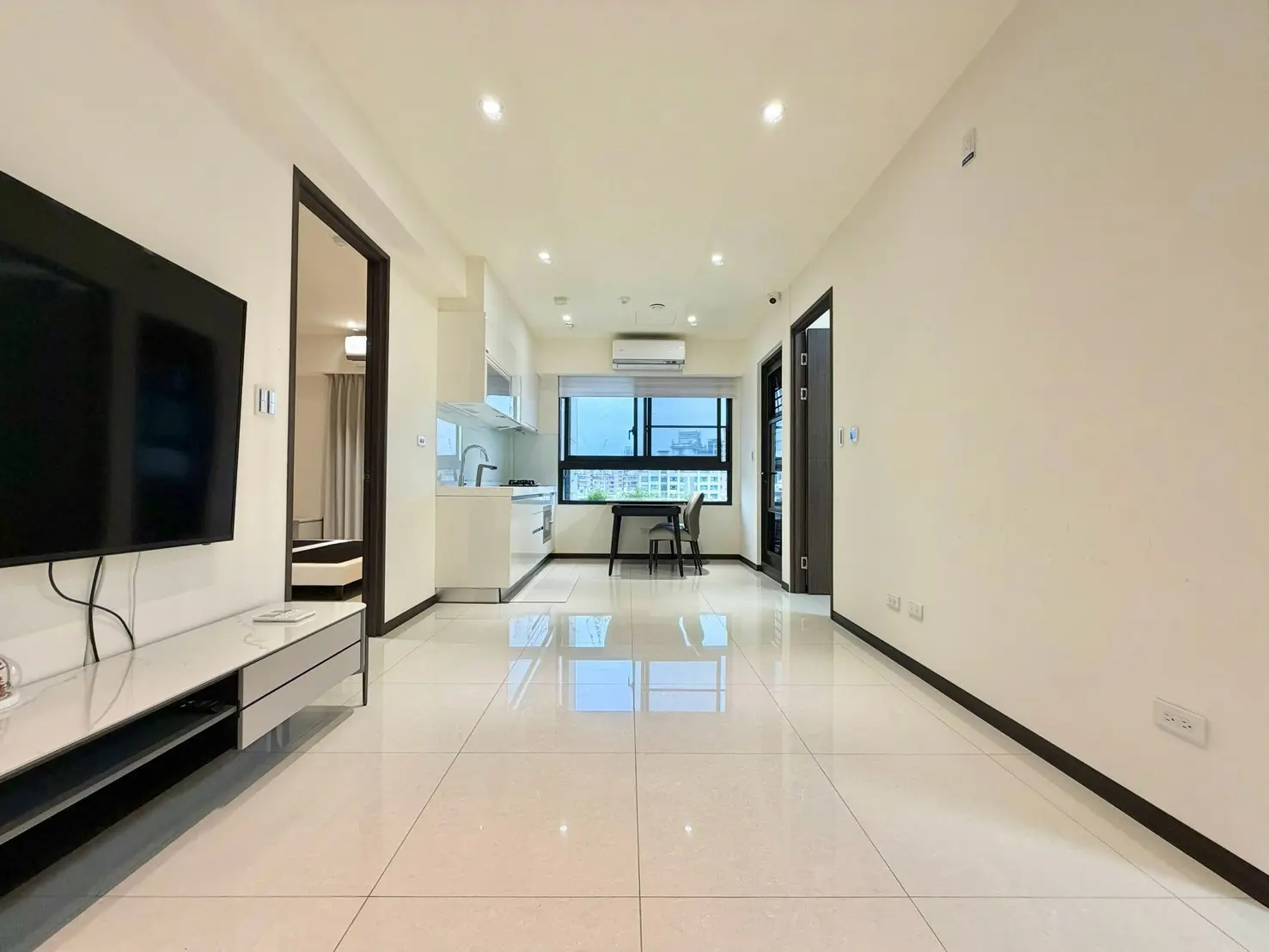 2 bedrooms apartment for rent in Beitun District, Taichung City | NT$ 38 000 | 20 ping slide 2