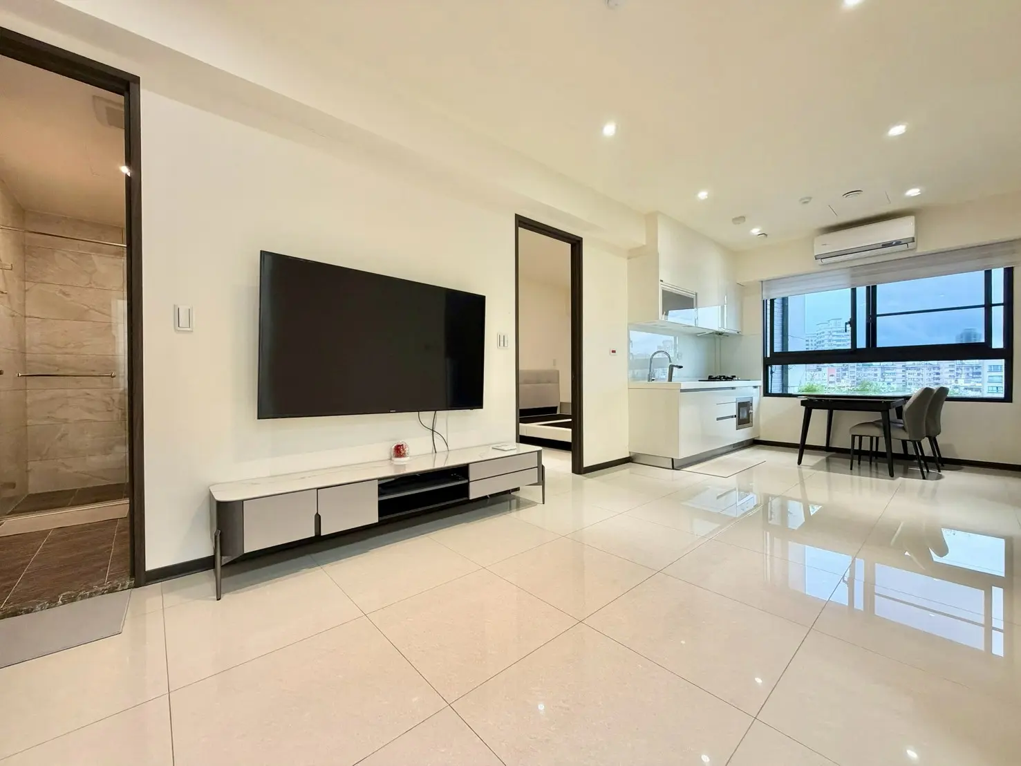 2 bedrooms apartment for rent in Beitun District, Taichung City | NT$ 38 000 | 20 ping slide 3