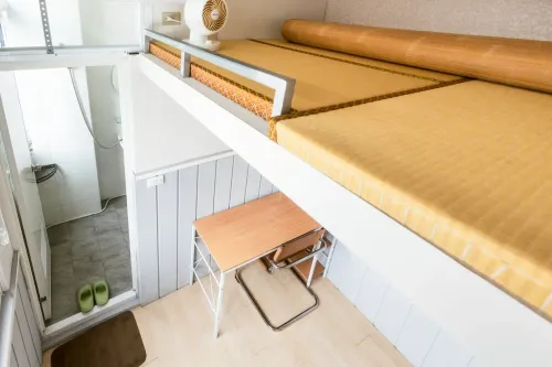 Room for rent NT$ 8 000 - 中央第二商場 - 3 bedrooms