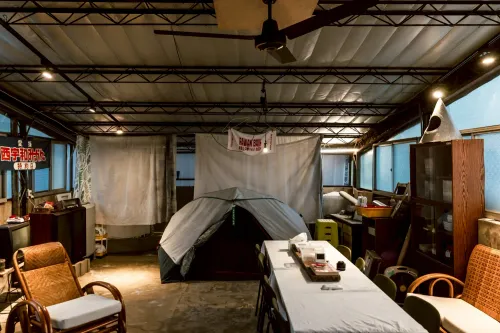 Room for rent NT$ 8 000 - 中央第二商場 - 3 bedrooms