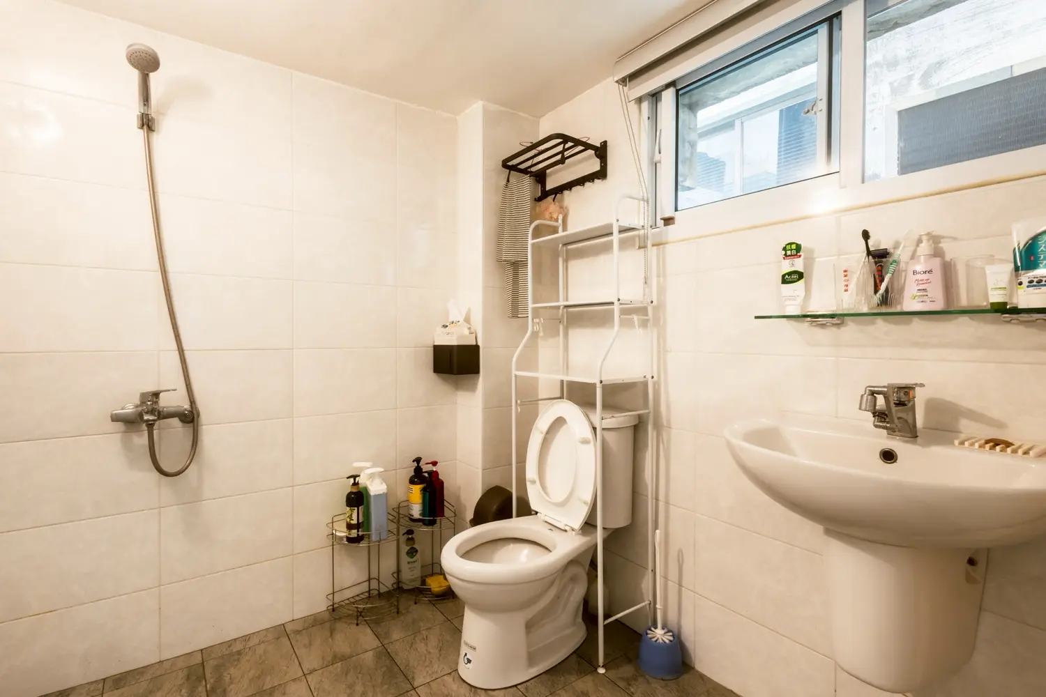 Room for rent in West District, Chiayi City | NT$ 8 000 | 5 ping slide 3