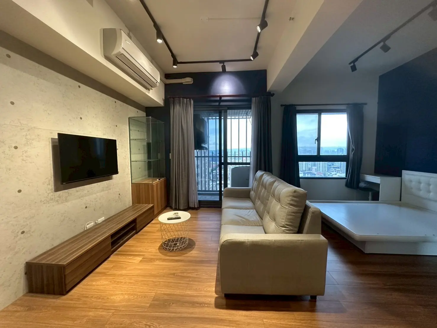 1 room apartment for sale in Nantun District, Taichung City | TWD 10 880 000 | 11 ping slide 3