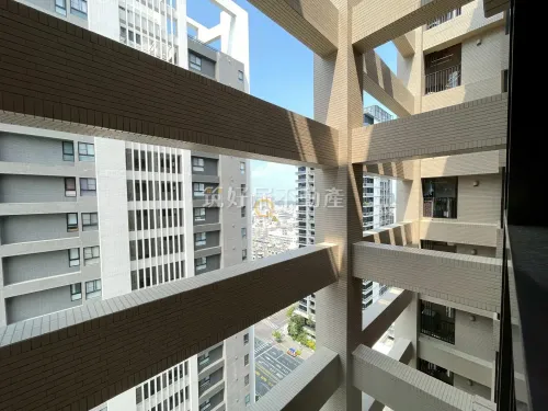 Apartment for rent TWD 32 800 - Section 2, Yonghua Road - 2 bedrooms
