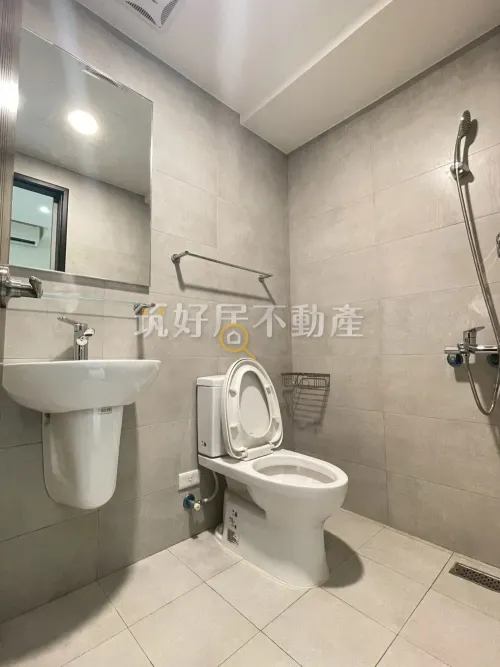 Apartment for rent TWD 32 000 - Section 2, Yonghua Road - 2 bedrooms