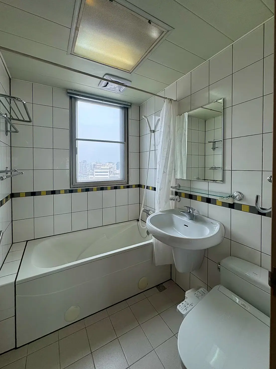 3 bedrooms apartment for rent in Songshan District, Taipei City | NT$ 75 000 | 28 ping slide 12
