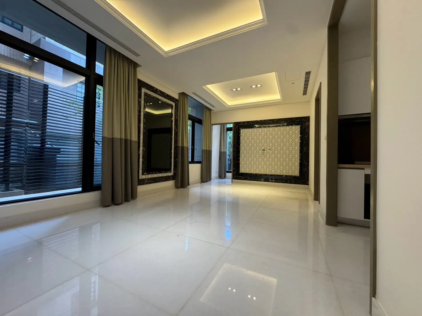 2 bedrooms apartment for rent in Zhongshan District, Taipei City | NT$ 92 000 | 23 ping slide 1