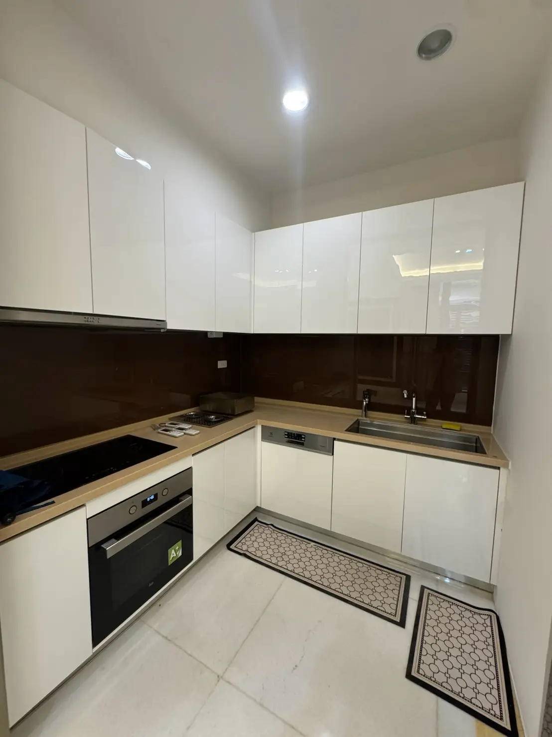 2 bedrooms apartment for rent in Zhongshan District, Taipei City | NT$ 92 000 | 23 ping slide 10