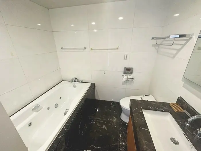 4 bedrooms apartment for rent in Songshan District, Taipei City | NT$ 148 000 | 35 ping slide 0