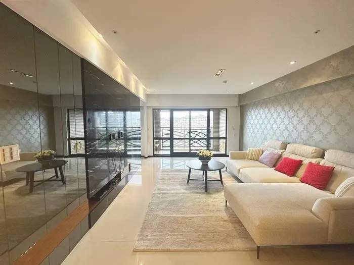 4 bedrooms apartment for rent in Songshan District, Taipei City | NT$ 148 000 | 35 ping slide 9