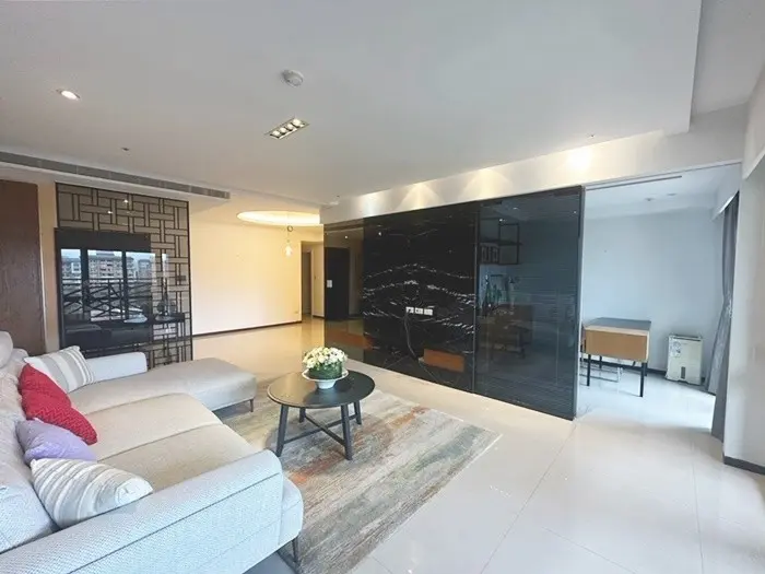 4 bedrooms apartment for rent in Songshan District, Taipei City | NT$ 148 000 | 35 ping slide 13