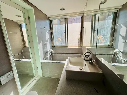 Apartment for rent TWD 70 000 - Section 2, Fuxing S Rd - 3 bedrooms