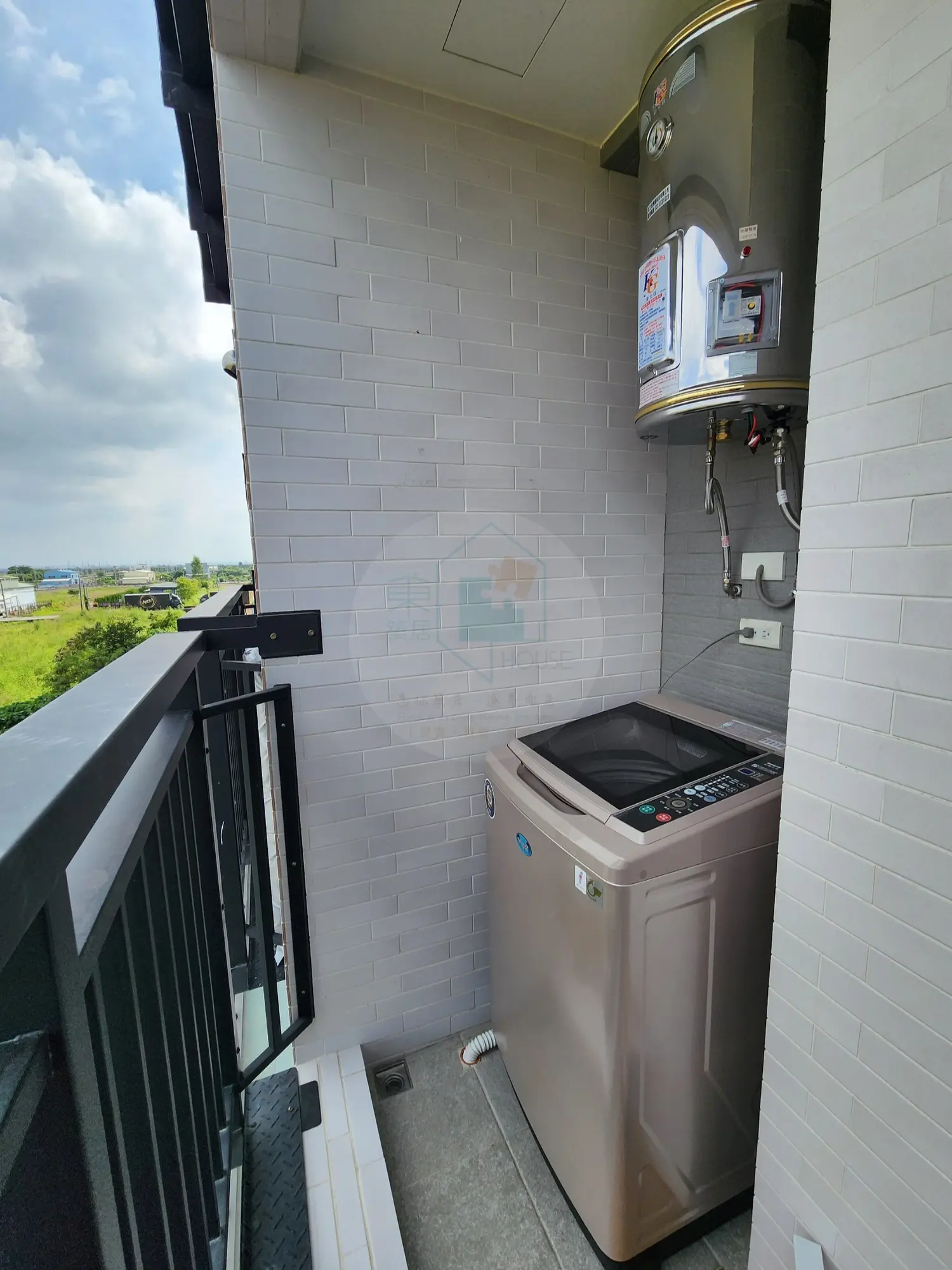 2 bedrooms apartment for sale in Tainan City | TWD 10 990 000 | 17 ping slide 16